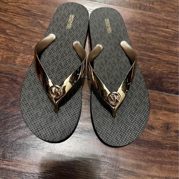 Michael Kors Flip Flops - Picture 3 of 3